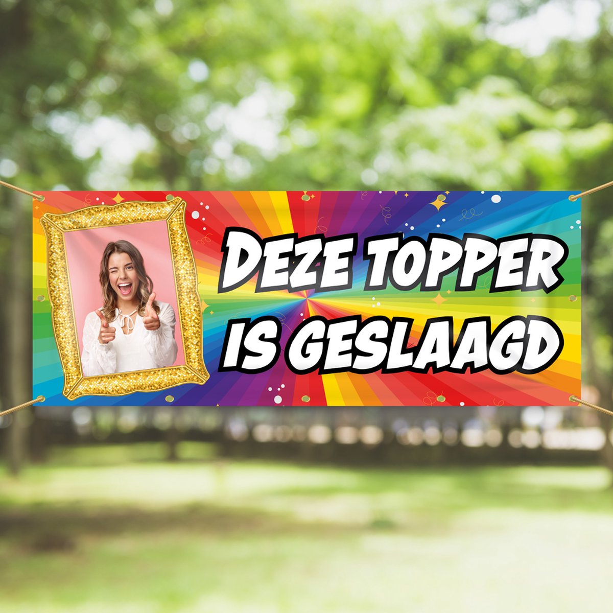 Spandoek | Vlag | Deze topper is geslaagd! Met foto | 150 x 50 cm |Gepersonaliseerd spandoek | Geslaagd Versiering | Spandoek Maken | Rijbewijs | Eindexamen | Diploma